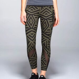 Lululemon Women's 6‎ Inspire Tight II Chevron Shuffle Fatigue Green Leggings